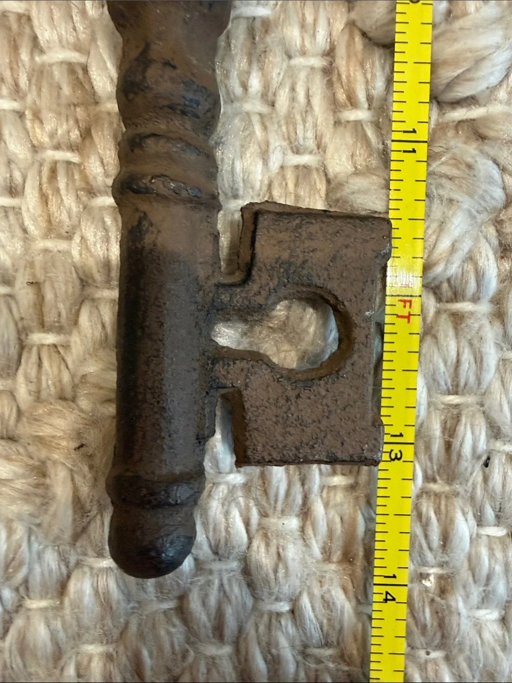 Vintage-Style Decorative Iron Skeleton Key Wall Accent - Brown